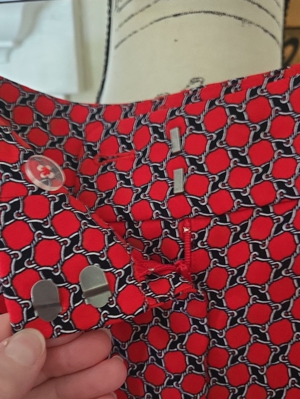 Ann Taylor Bright Red Geometric Pocket Shorts - Picture 3 of 7
